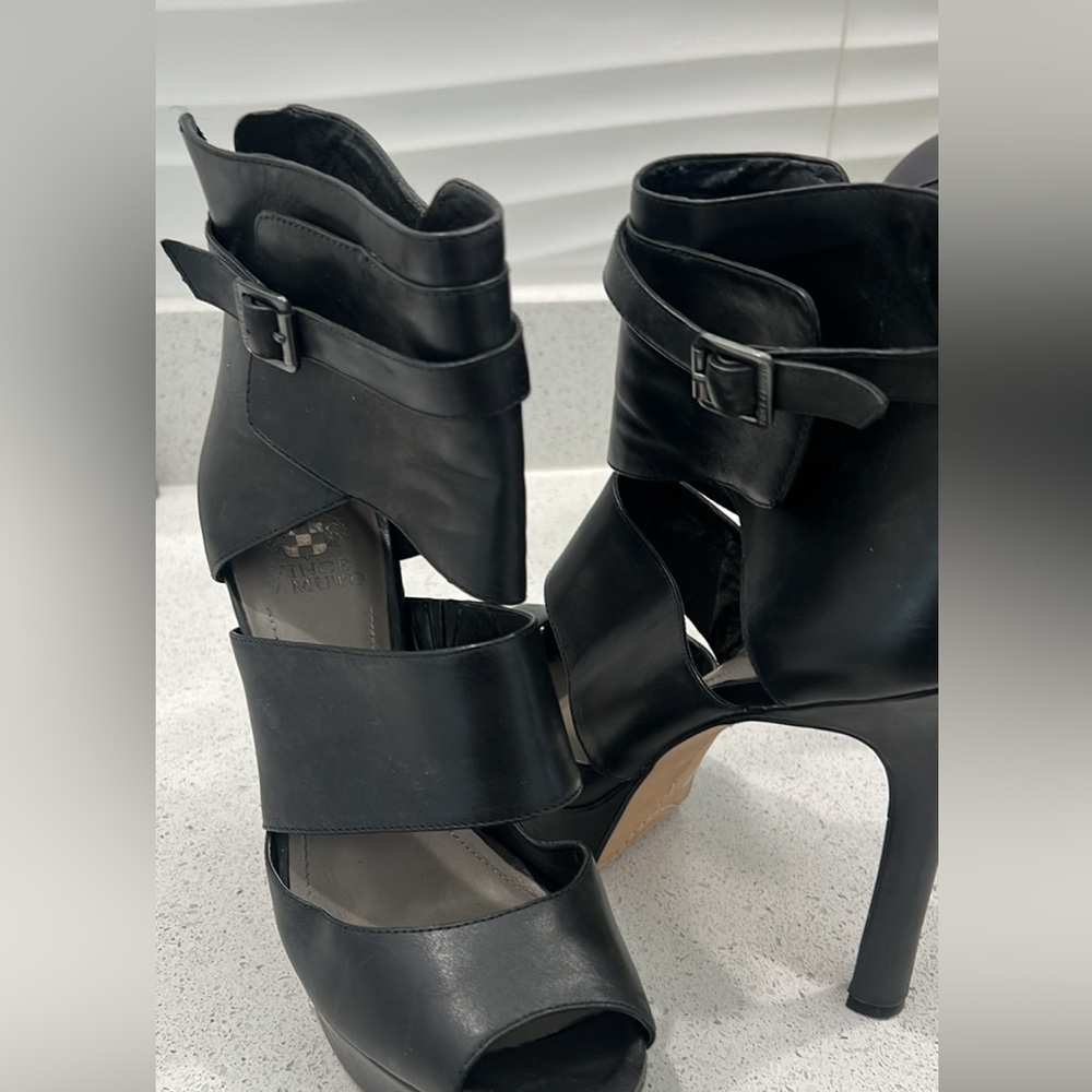 Size 8 Vince Camuto